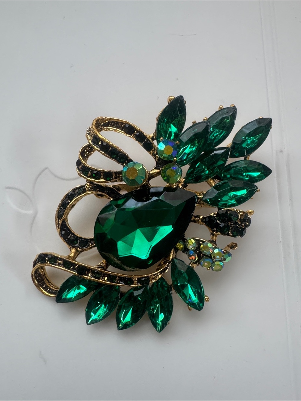 New Gold-Tone Emerald Green Teardrop Crystal Brooch